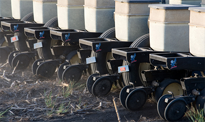 Soybean seed drill planting soybeans. Courtesy: Soybean Checkoff [CC BY 2.0].
