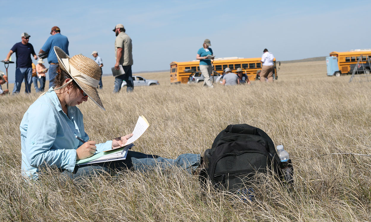 Group of people attending a rangeland workshop.