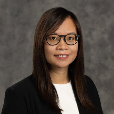 Professional portrait of Hoanh Le