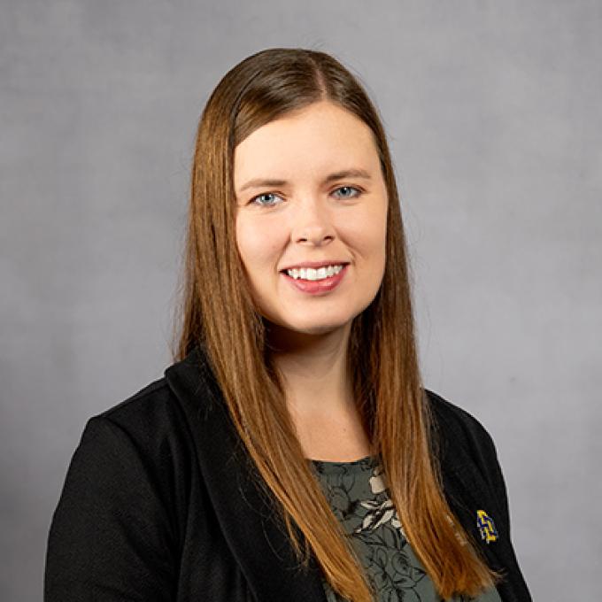 Professional portrait of Sara Bauder
