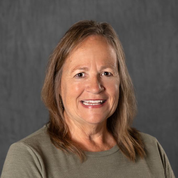 Professional portrait of Diane Bechen