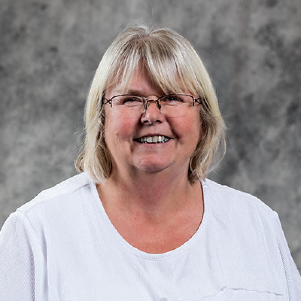 Headshot of Vickie Prussman