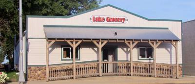 outside of the lake grocery store