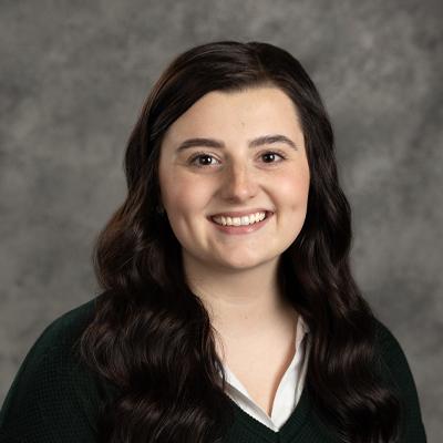 Professional portrait of Julia Thaden