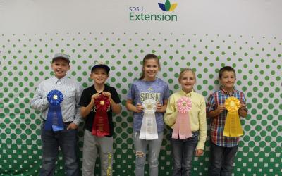 2019 Beginner Livestock Skill-A-Thon Top-5 Individuals holding their awards.