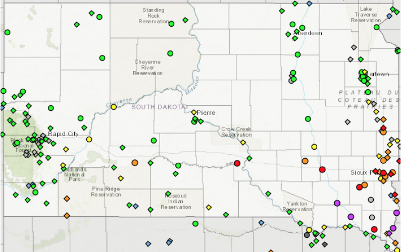 Map of South Dakota with colored dots indicating river stage levels.