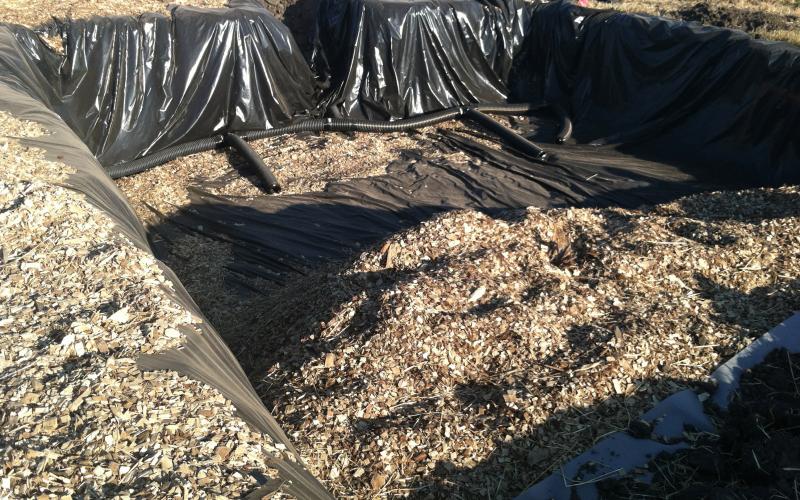 Hole in the ground with an installed bioreactor