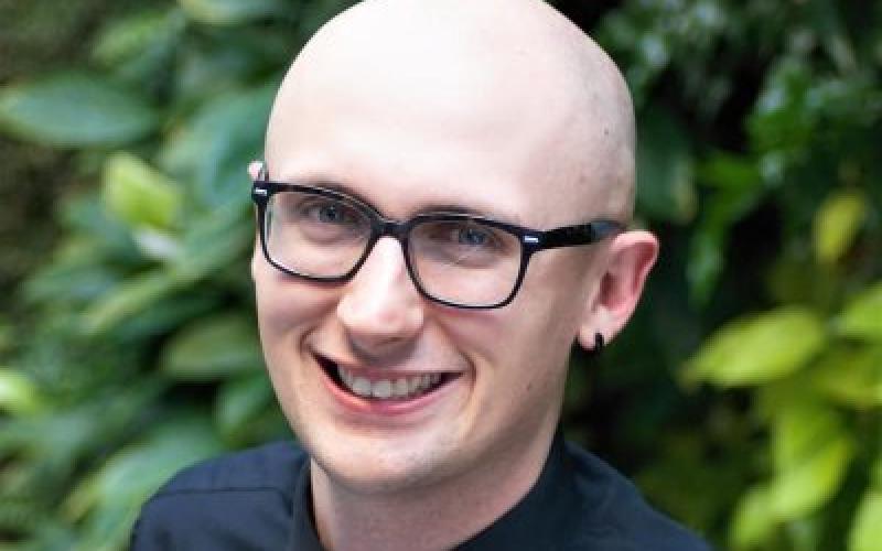 Headshot of Geb Bastian
