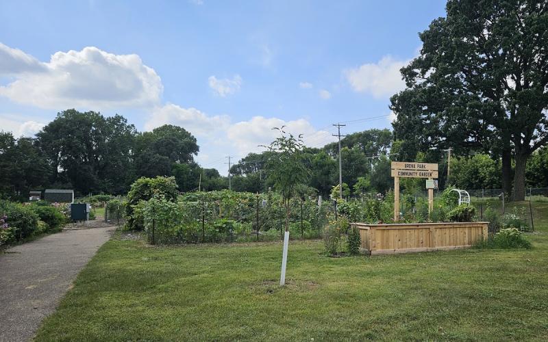 Entrance to the Bronx Park Community Garden.
